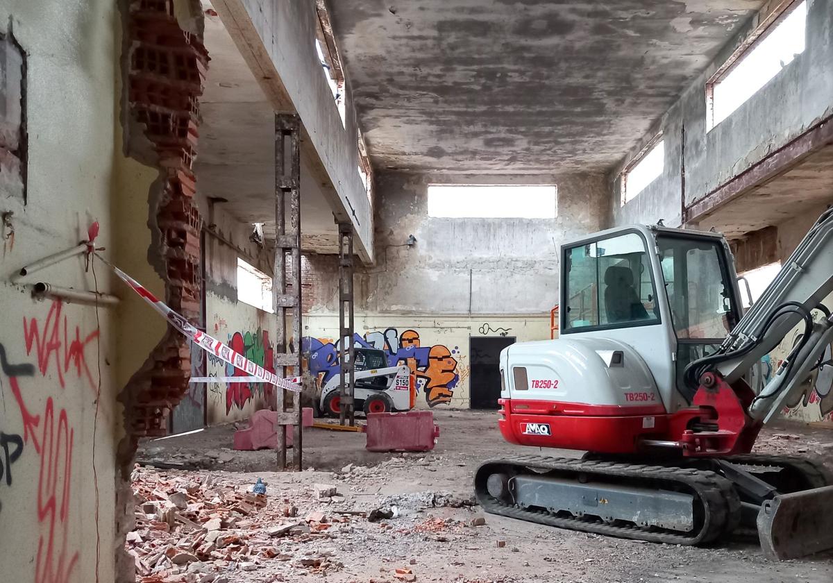 Interior de la nave en obras del antiguo matadero en rehabilitación del Lava.