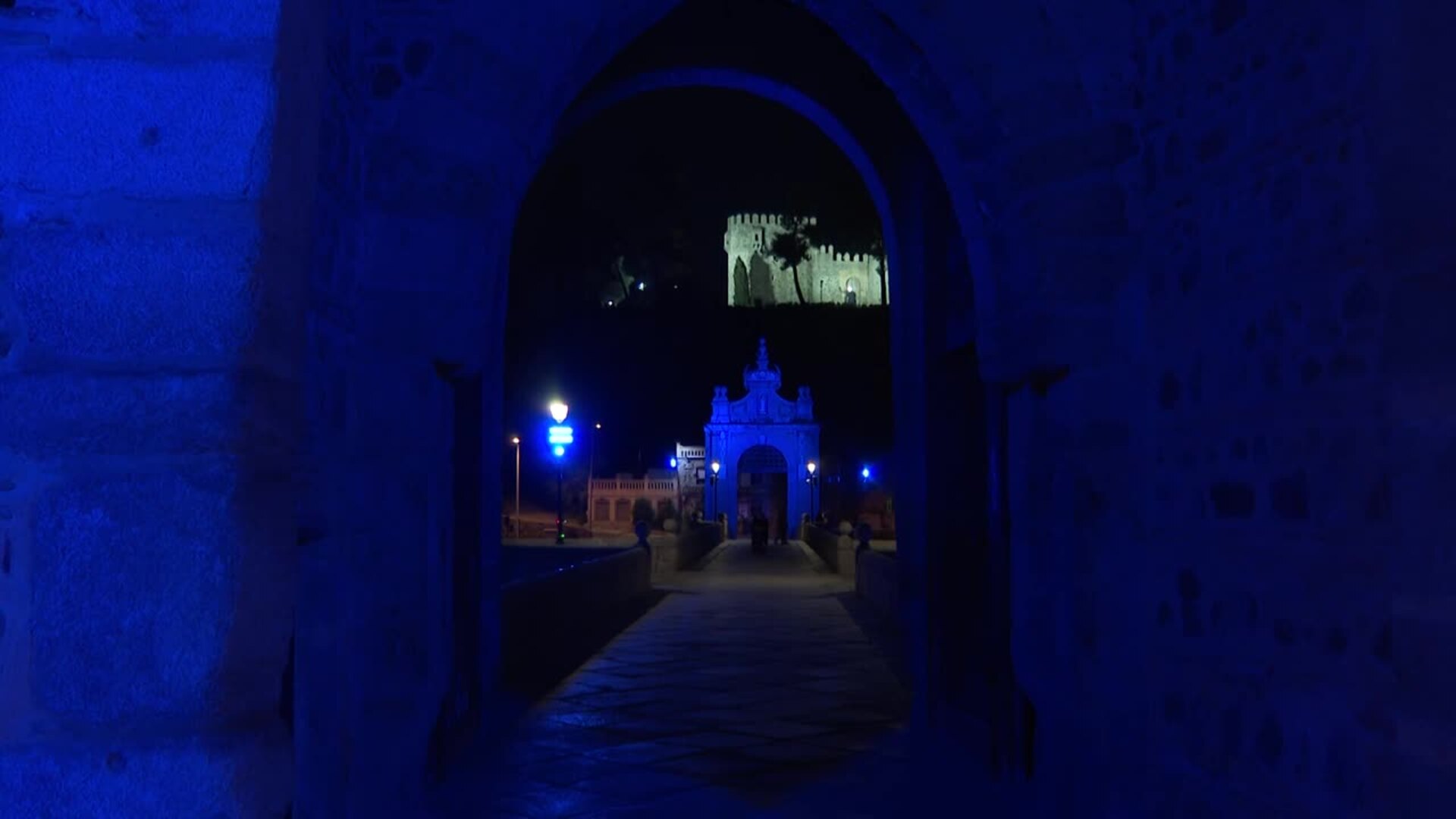 Toledo se tiñe de azul en homenaje al día del síndrome de down