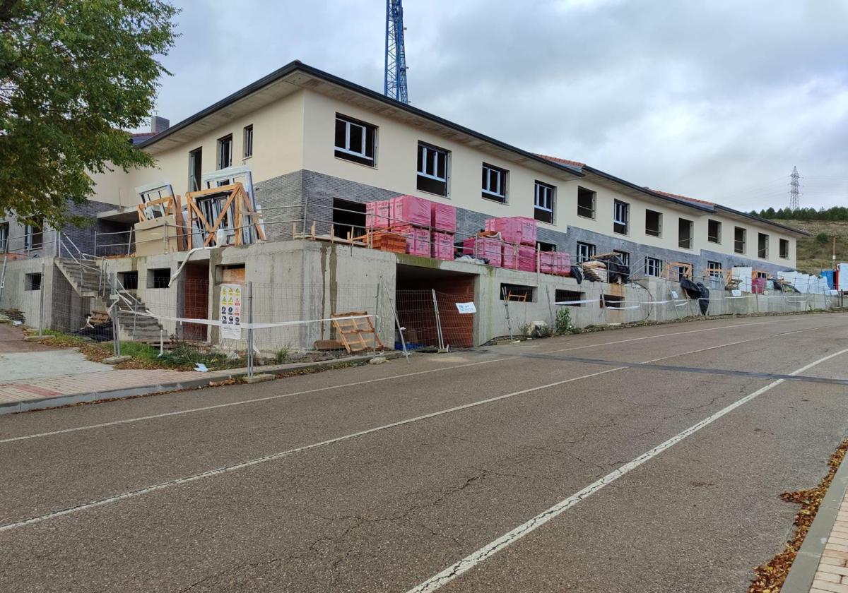 Viviendas que se construyen en la avenida Virgen del Llano, ahora en fase de adjudicación.
