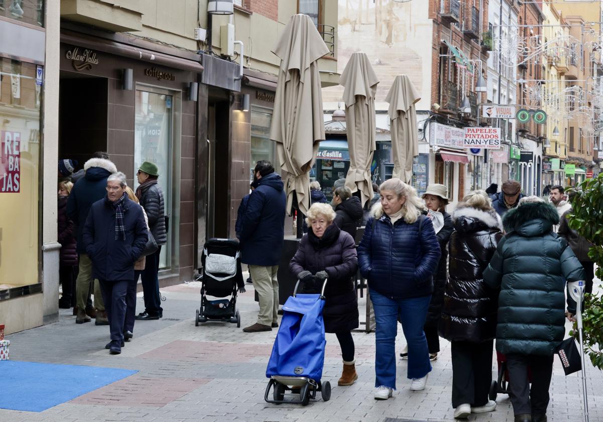 Estos son los domingos y festivos de apertura comercial en 2025, el primero esta semana