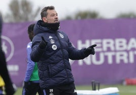 Diego Cocca, durante el entrenamiento del pasado domingo.