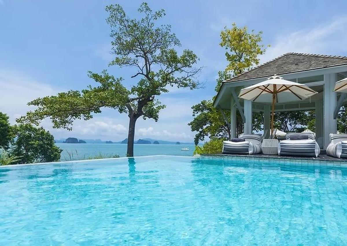 Imagen secundaria 1 - Aspecto de la isla de Koh Yao Kai y de la piscina de un hotel en la misma.