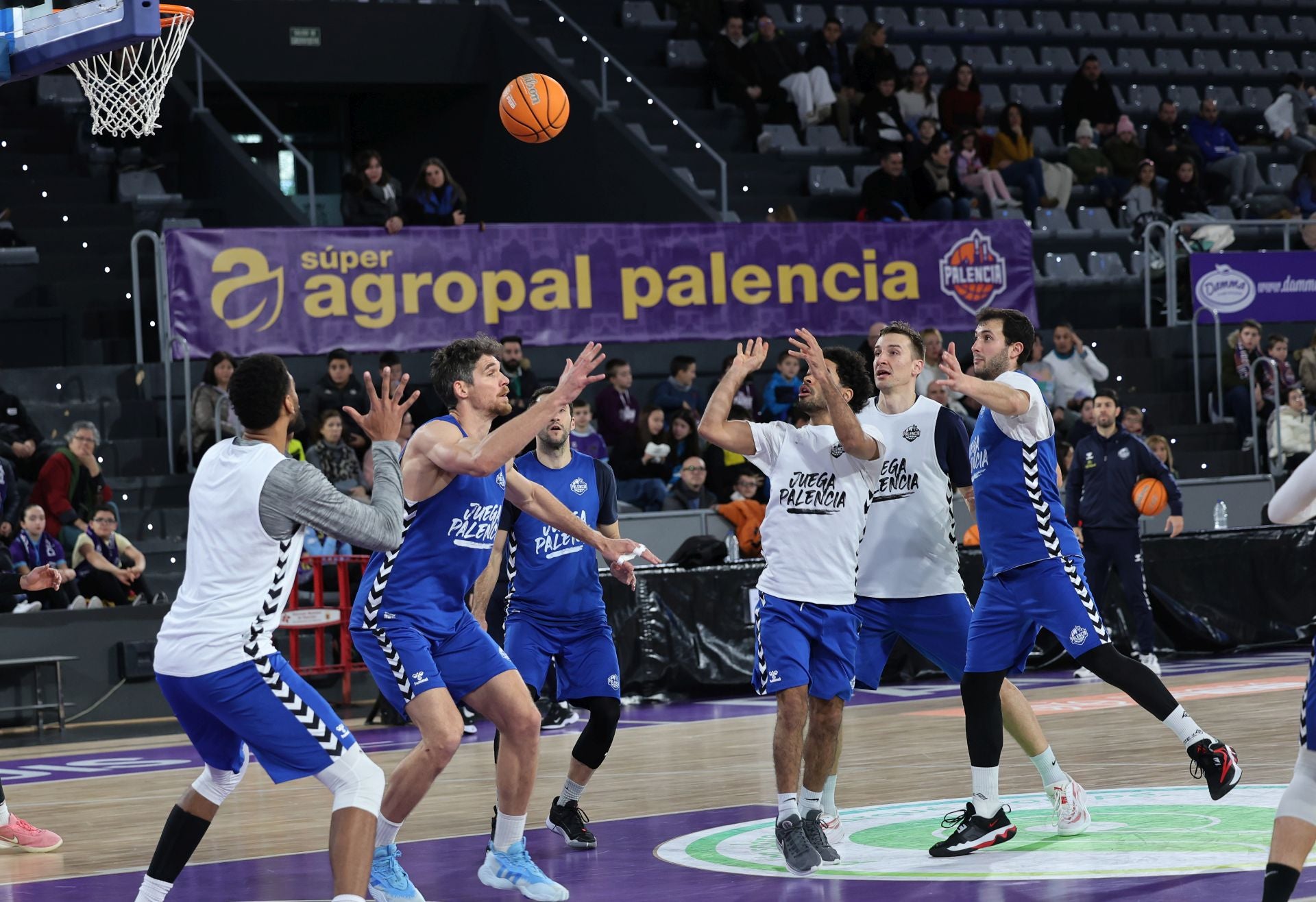 Así ha sido el entrenamiento de puertas abiertas del Súper Agropal Palencia