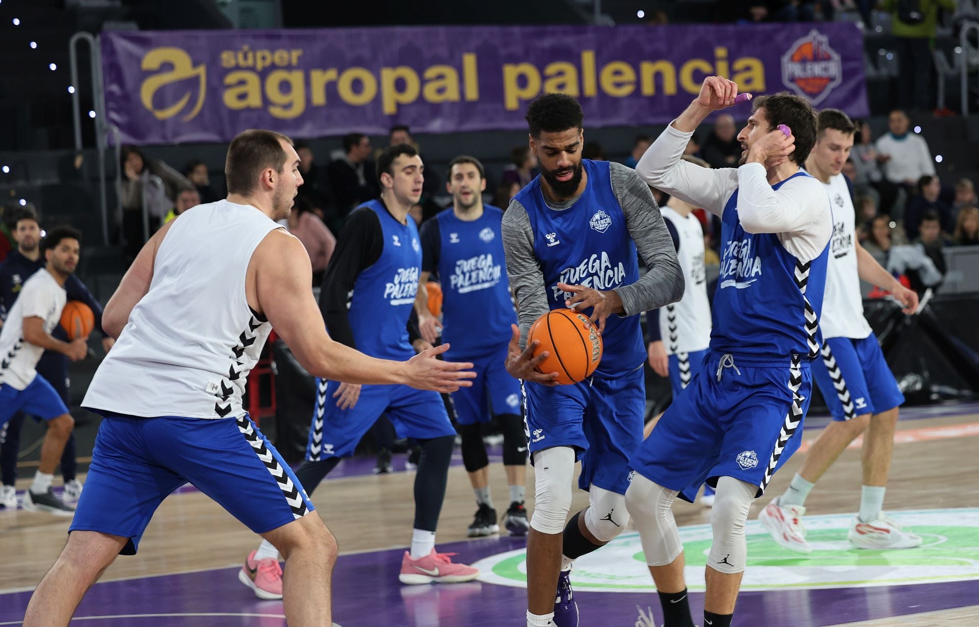 Así ha sido el entrenamiento de puertas abiertas del Súper Agropal Palencia