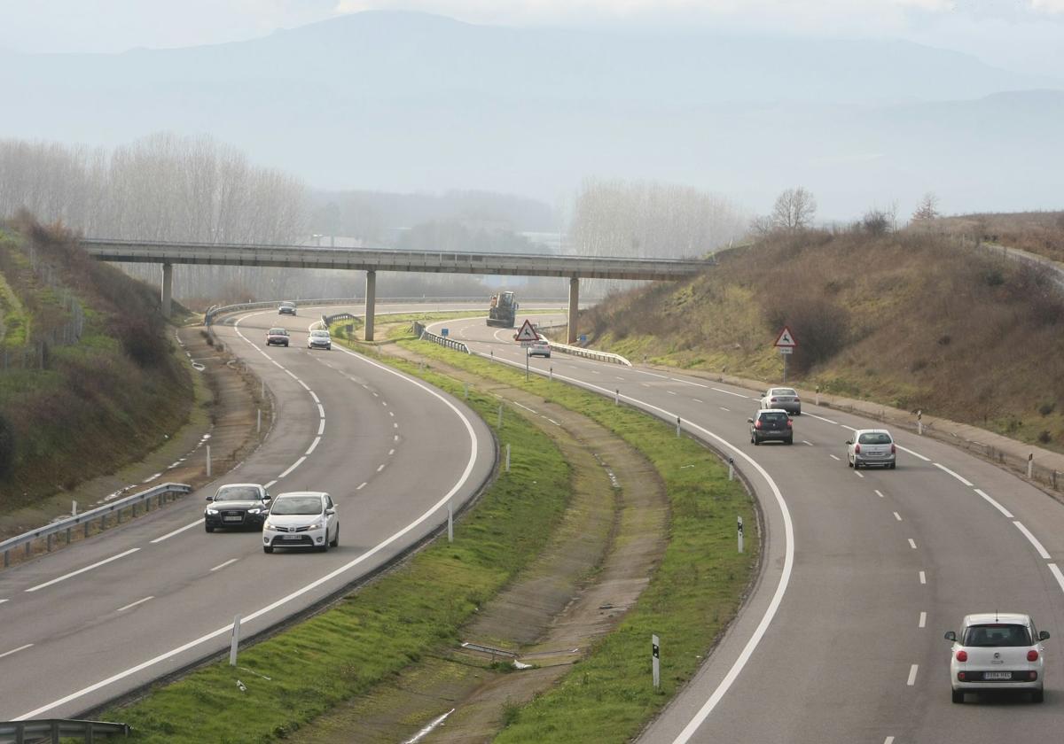 Imagern de archivo de la A-6 a su paso por Ponferrada.