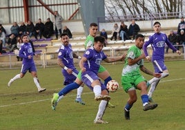 Pablo dispara en la jugada del gol.