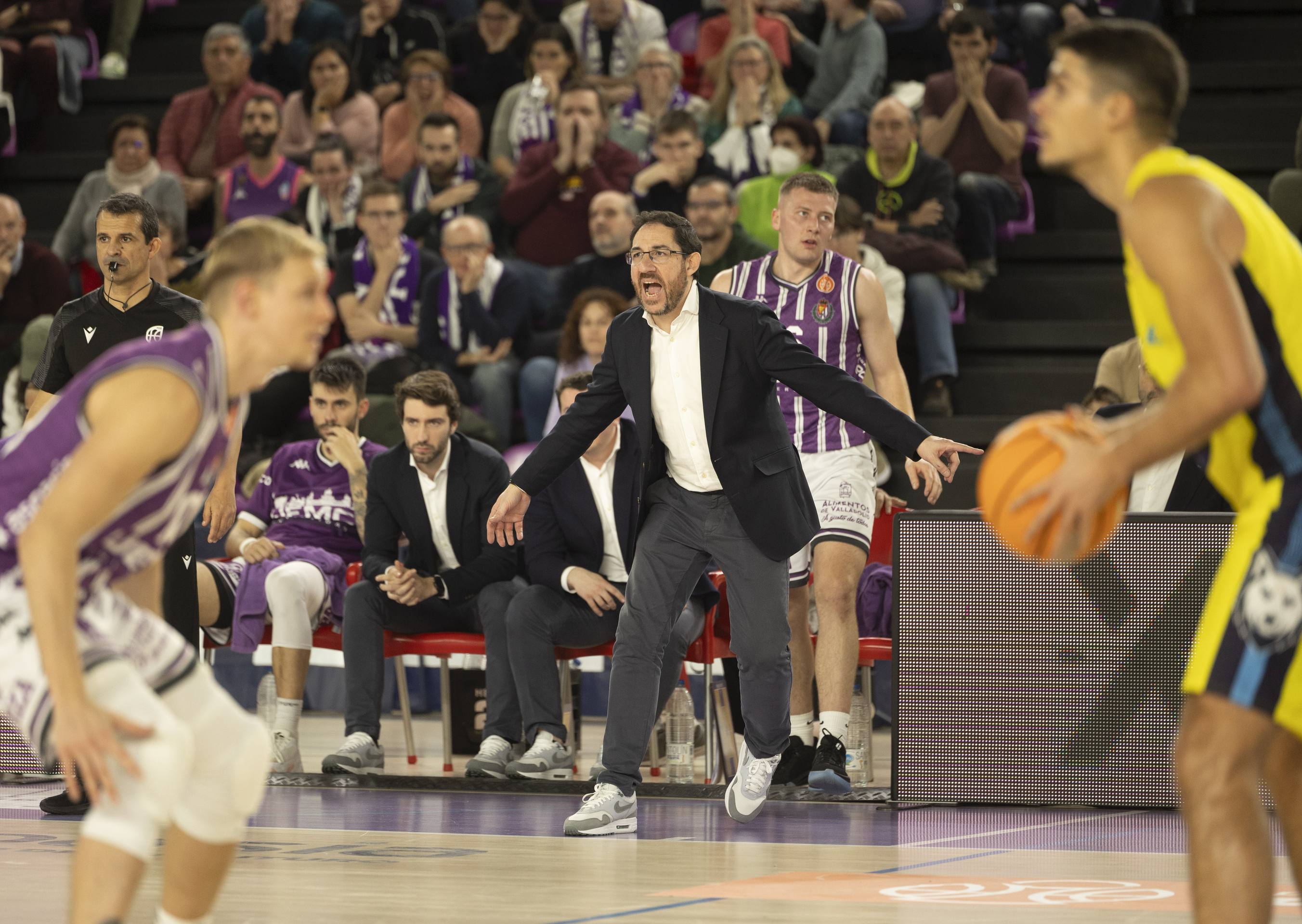 El RV Baloncesto se queda a segundos de la victoria ante Ourense