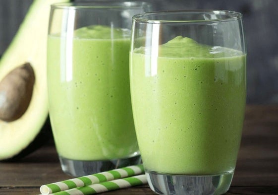 Smoothie cremoso de aguacate y miel