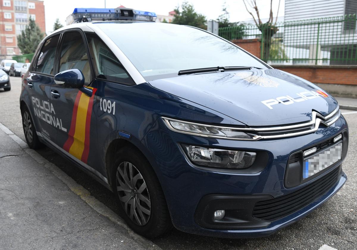 Atendidos dos policías tras inhalar humo en el incendio de una vivienda en Ávila