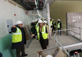 La presidenta de la Diputación, en la visita a las obras de la nueva Escuela de Enfermería.