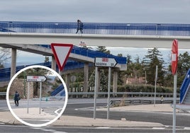 En grande, una mujer pasa por la nueva pasarela de Los Ángeles de San Rafael; en pequeño, otra mujer cruza por el medio de la carretera.