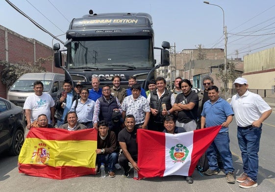 Candidatos seleccionados en Perú para trabajar como conductores en empresas de transporte de mercancías de la región.