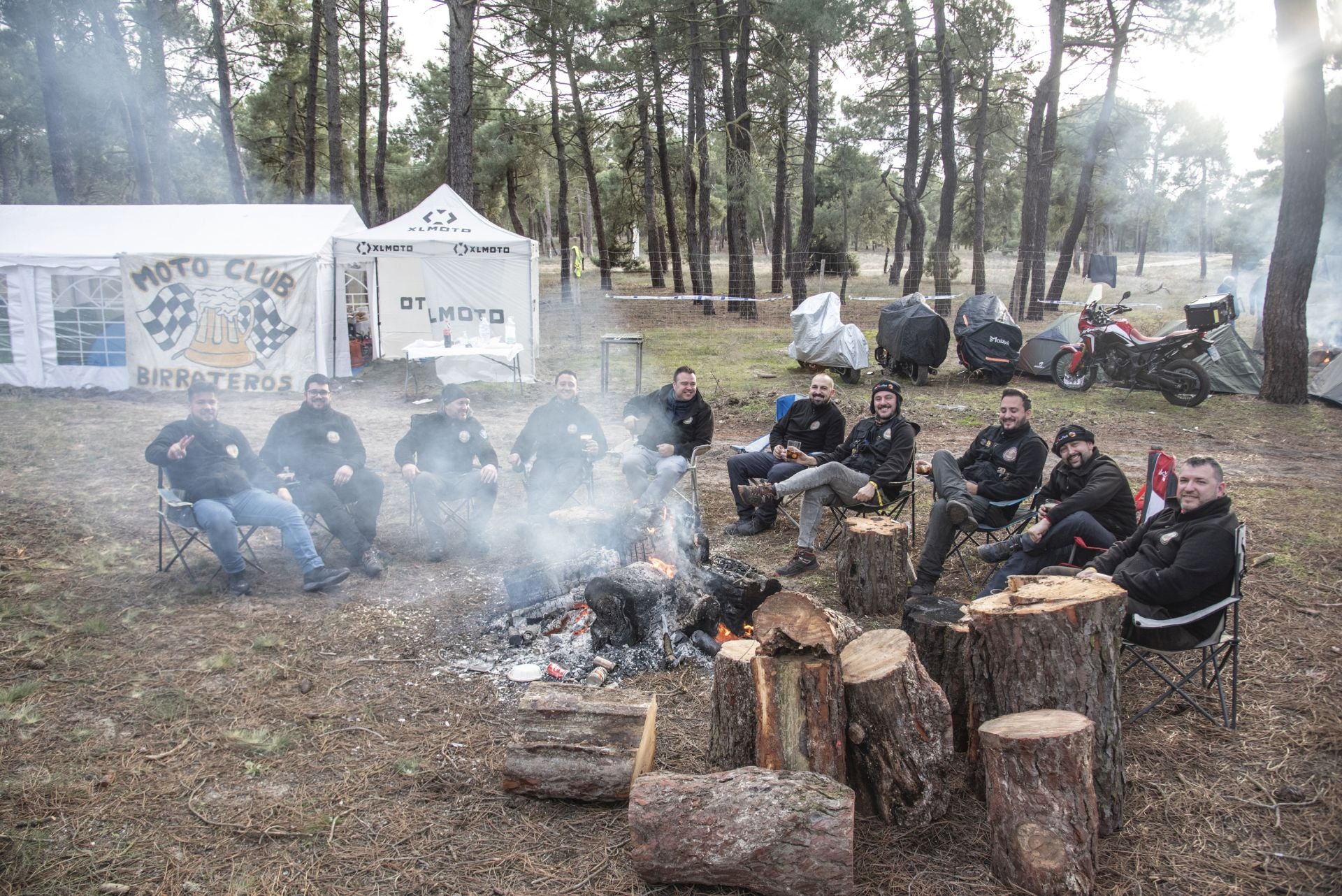 Fotos de um comício de motociclistas em Cantalejo