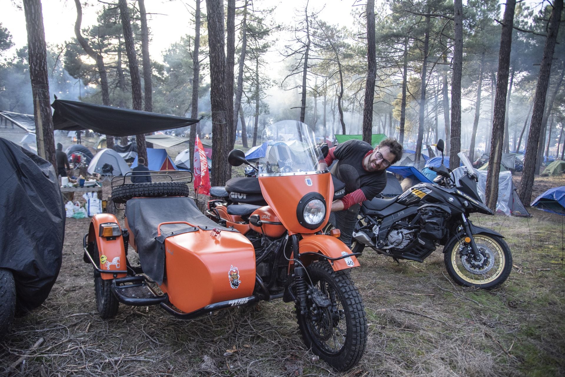 Fotos de um comício de motociclistas em Cantalejo