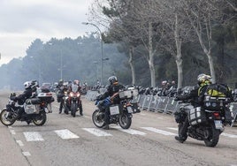 Motoristas inician su marcha tras participar en La Leyenda Continúa.