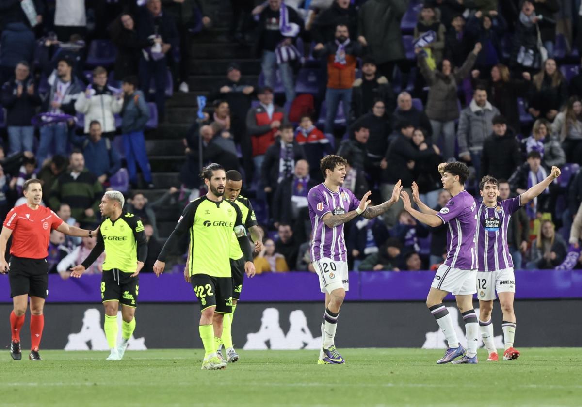 Torres, Juric y Mario Martín celebran el triunfo ante el Befis.