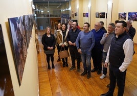 La exposición fotográfica 'Esto es Motauros, amigos' recorre los 25 años de la concentración invernal