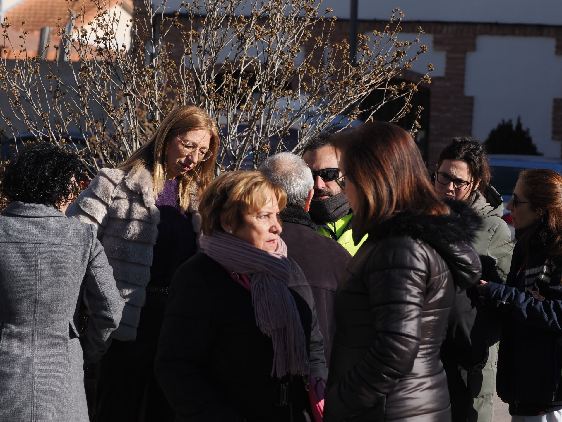 Minuto de silencio en Viana de Cega por el asesinato de un vecino