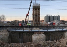 Obras del Ave a Cantabria junto al Camino Viejo de Husillos.