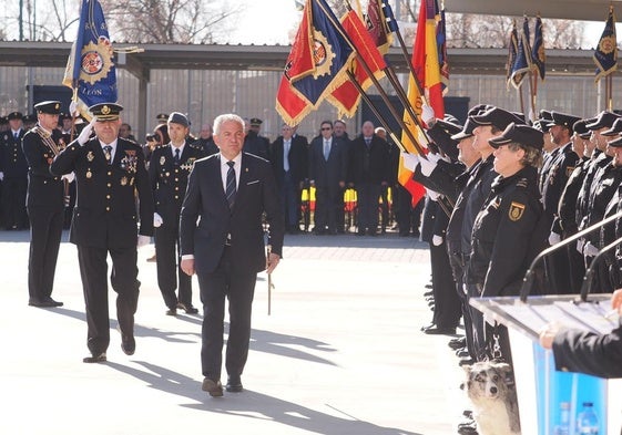 El delegado del Gobierno, Nicanor Sen, durante la celebración del 201 aniversario de la creación de la Policía Nacional.