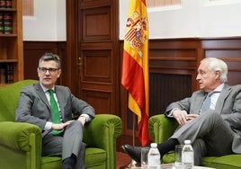 Félix Bolaños, durante su reunión con el presidente del Tribunal Superior de Justicia, José Luis Concepción.