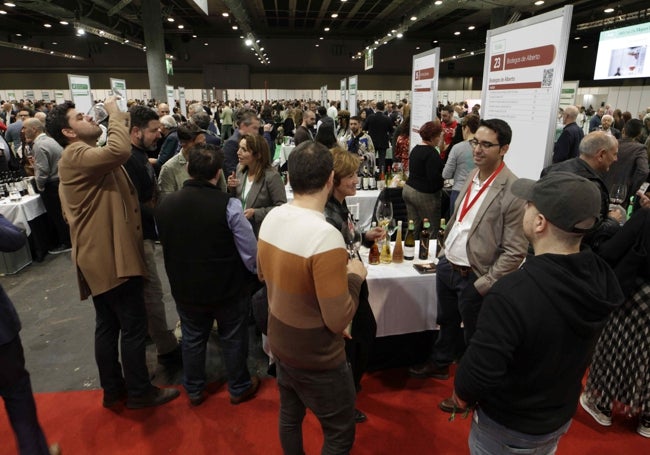 Salón de Vinos de España 2024, Guía Peñín, en el que la DO Rueda y la DO Ribera del Duero tienen una importante representación de bodegas.