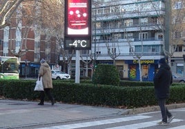 El mercurio marcaba esta mañana -4 grados en el Paseo de Zorrilla.