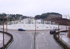 La rotonda de los 300 holas en Arroyo de la Encomienda.