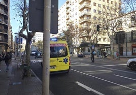 Intervención de la policía y una ambulancia en Salamanca en una imagen de archivo.