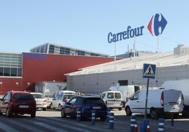 Aparcamiento del centro comercial Luz de Castilla.