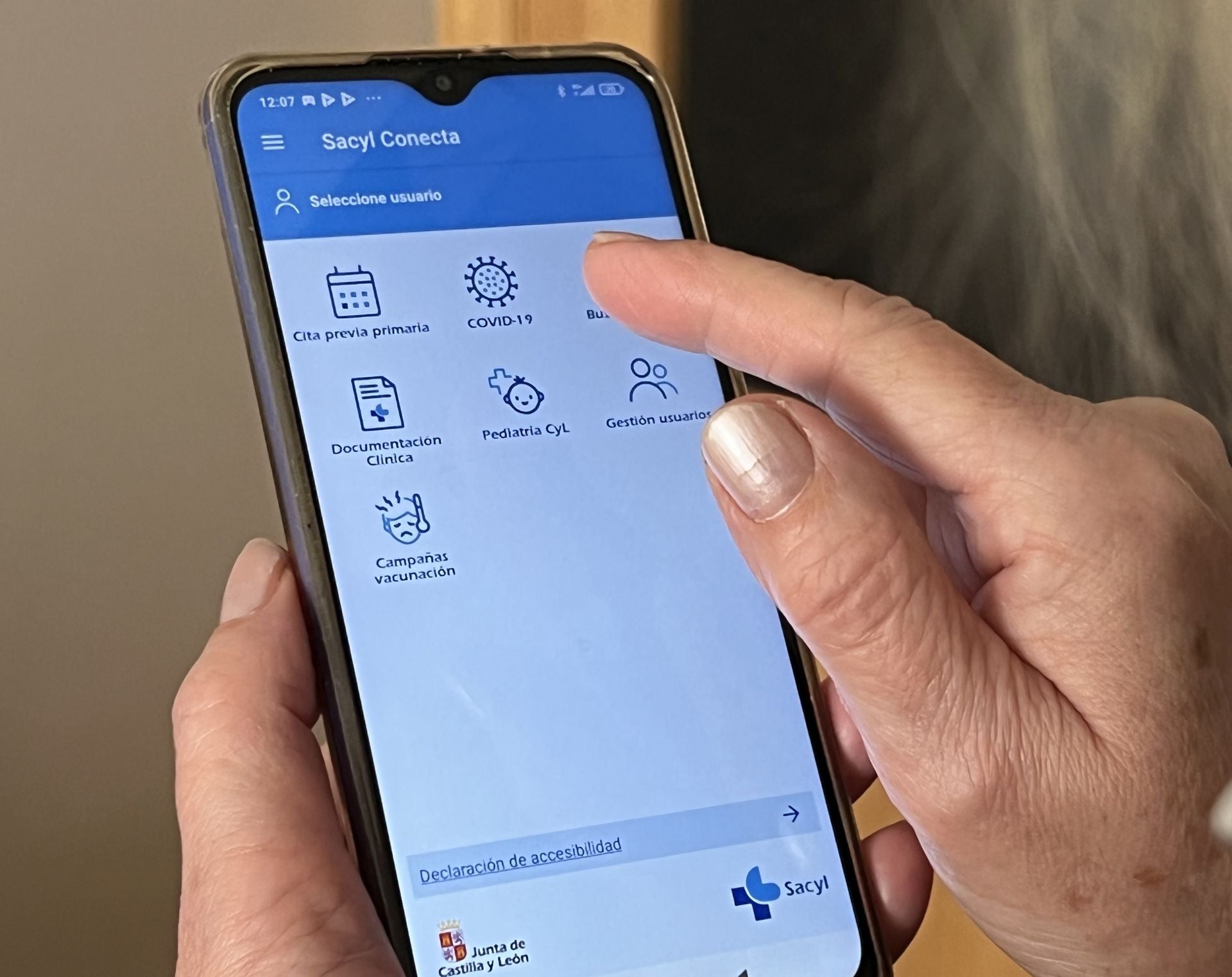 Aplicación de Sacyl en una imagen de archivo.