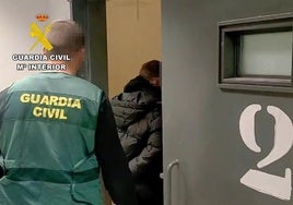 Momento de la detención del sospechoso por parte de la Guardia Civil de Burgos.