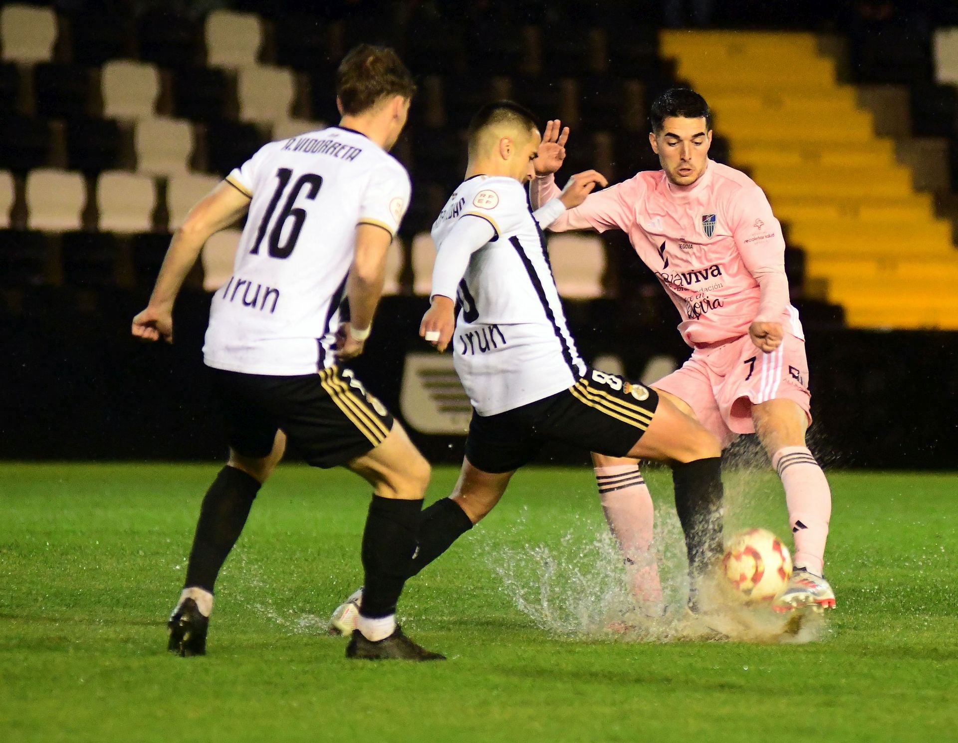 Fotos de la derrota de la Segoviana en Irún