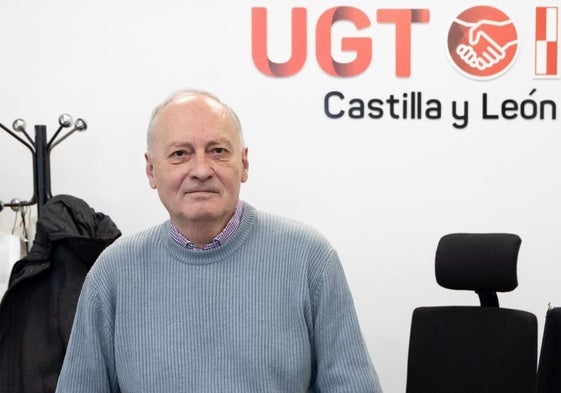 El secretario regional saliente de UGT, Faustino Temprano, en su despacho del sindicato.