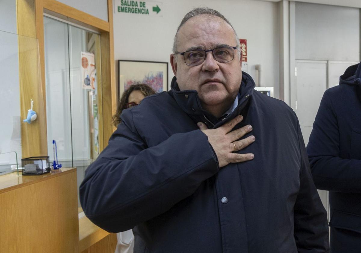 El consejero de Sanidad, Alejandro Vázquez, este martes durante una visita a las obras del centro de salud de Santa Marta de Tormes.