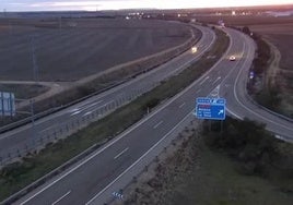 Estado de la A-6 a la altura de Medina del Campo, este miércoles por la mañana.