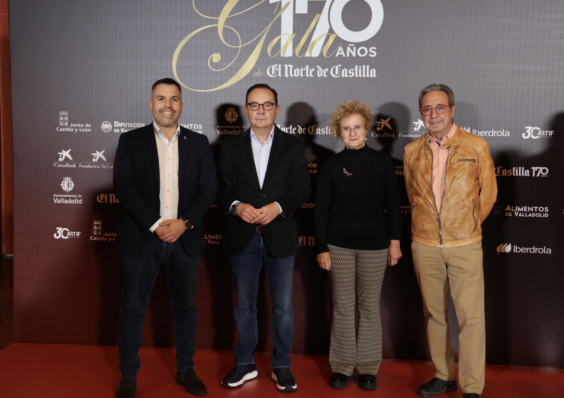 David Ortega, Manuel Riaño, Isabel Sancho y Jesús Anta posan para la foto a su llegada a la gala con la que El Norte de Castilla celebró en octubre de 2024 sus 170 años de historia.