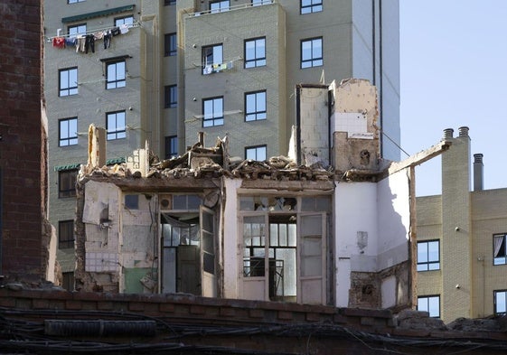 Las imágenes del derribo del edificio en San Nicolás