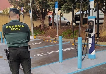 Dos detenidos por robar cableado de cargadores eléctricos para vehículos en La Lastrilla