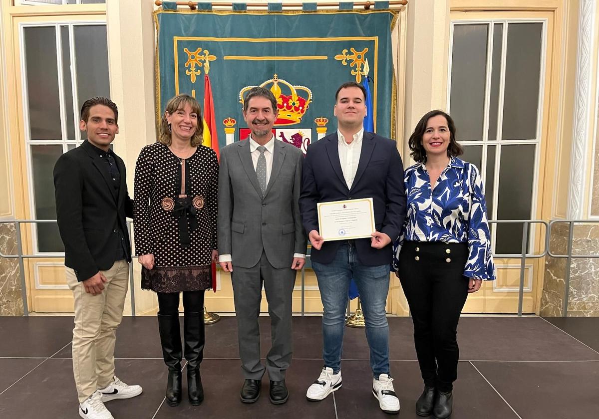 Pablo Alexander Galíndez, Mª Paz Rodríguez, Jefa de Estudios del IES Ramón y Cajal, el Secretario de Estado de Educación, Abelardo de la Rosa, Adrián Herguedas y la profesora Miriam Pascual