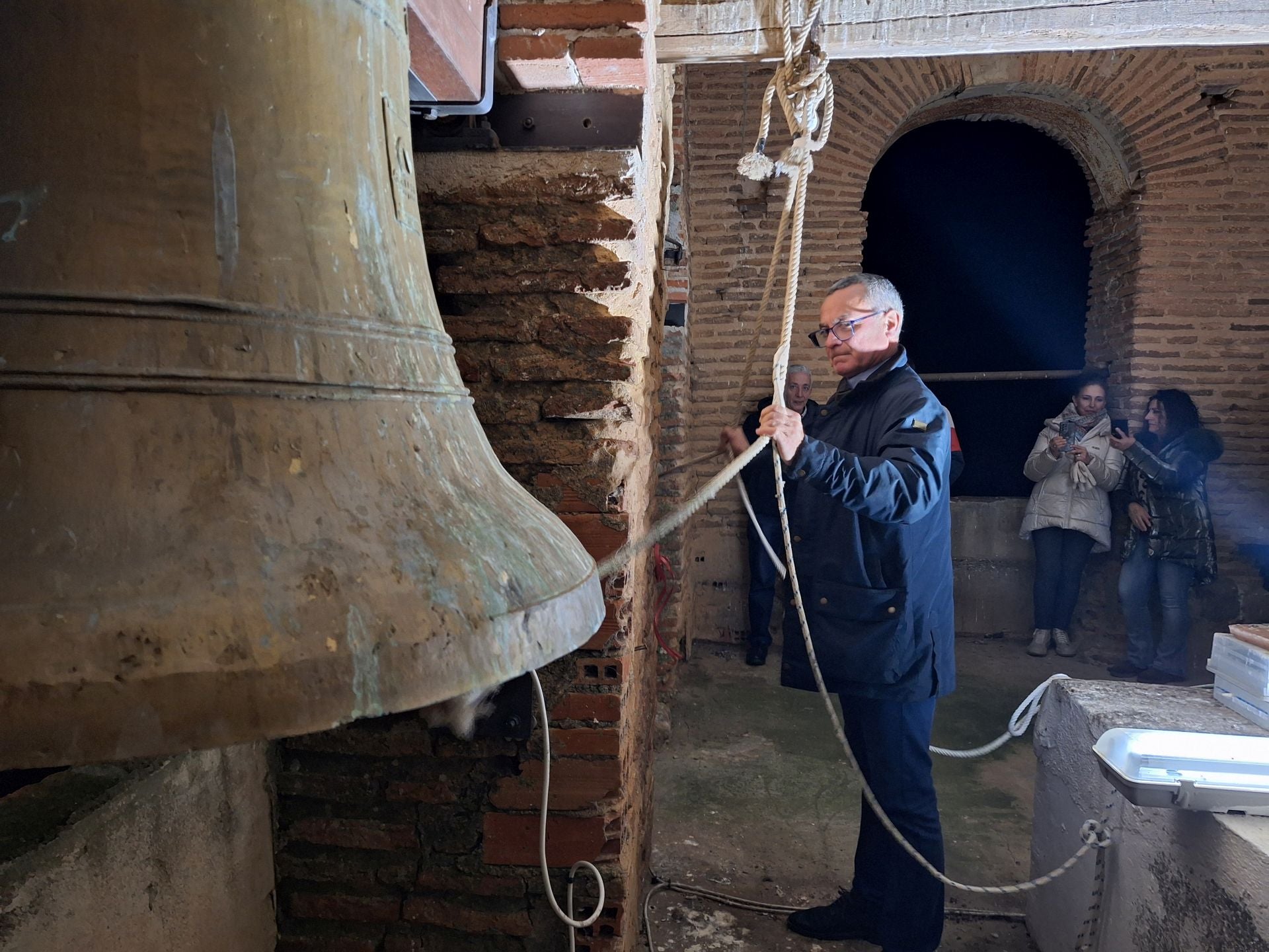 Santa Eufemia toca las campanas para ahuyentar los diablos tormenteros