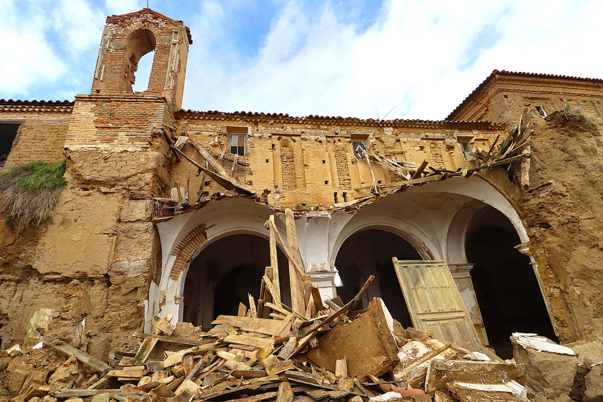 Las imágenes del derrumbe del convento de Cuenca de Campos