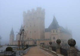 Niebla en Segovia capital este lunes por la mañana