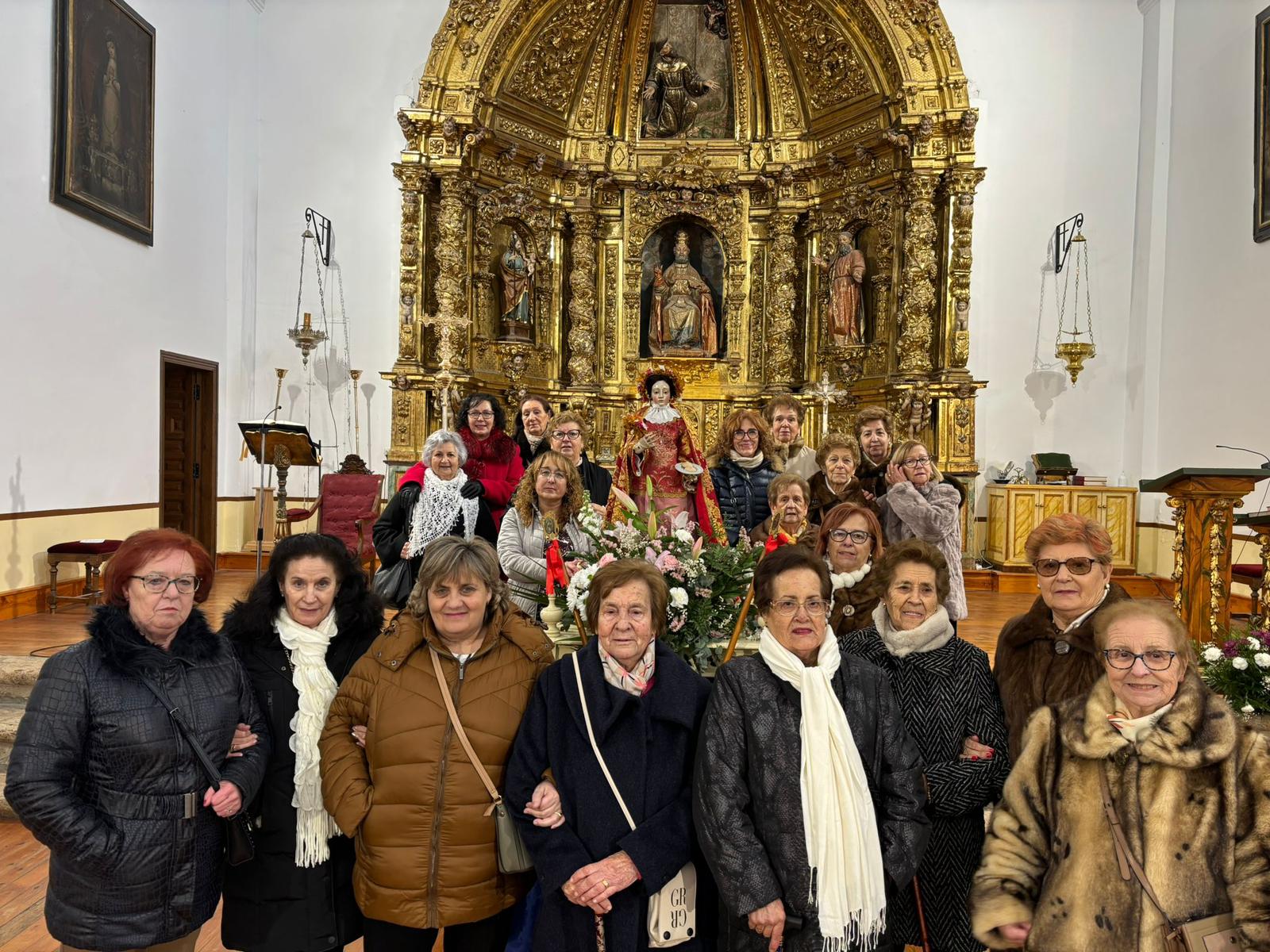 Las Águedas de Serrada reciben el bastón de mando de manos del alcalde, César López