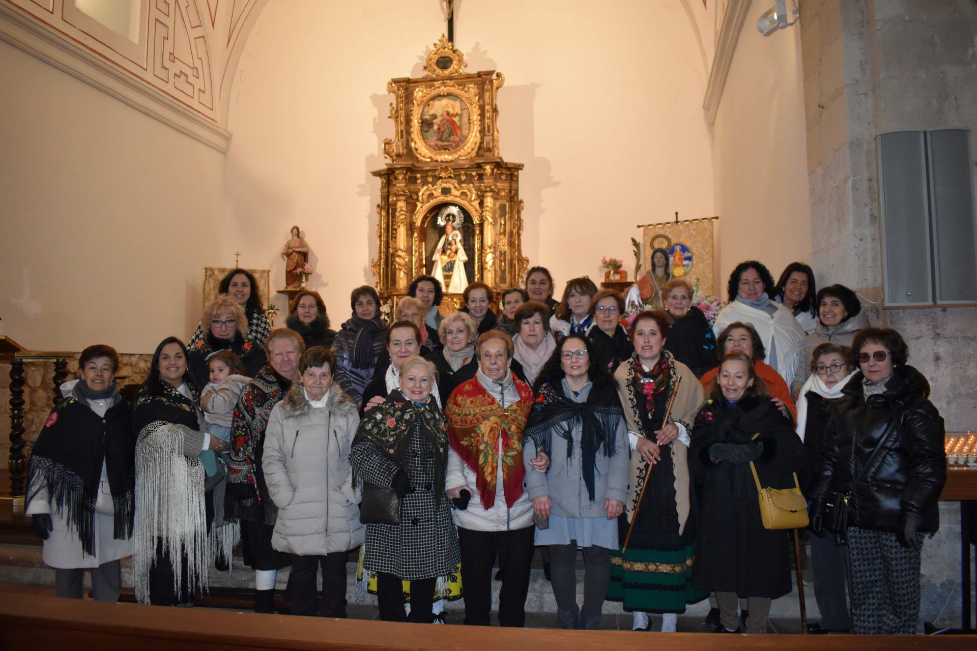 Las celebrantes en la ermita de Mucientes