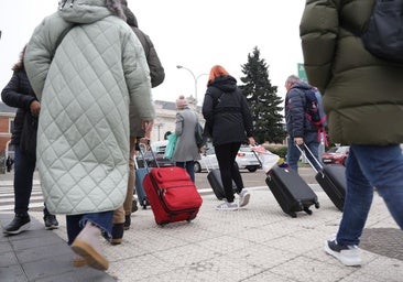 El atasco en la oficina de extranjería retrasa la resolución de trámites desde octubre