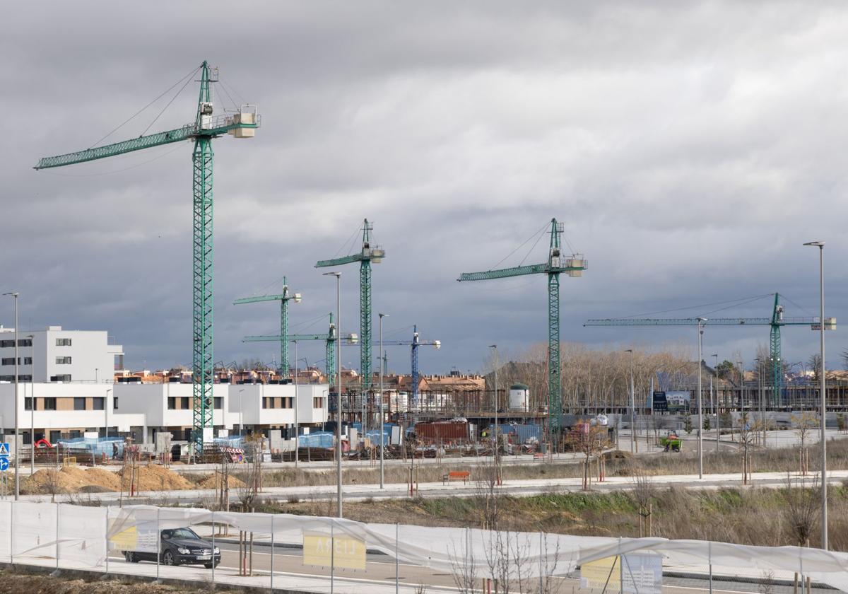 Viviendas en construcción entre las calle Lima y Pomelo, en El Peral.