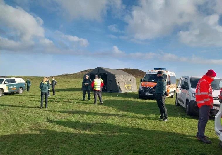 Puesto de mando avanzado instalado en la Poza de Corporales, dentro de la ruta de los acantilados de Isla.