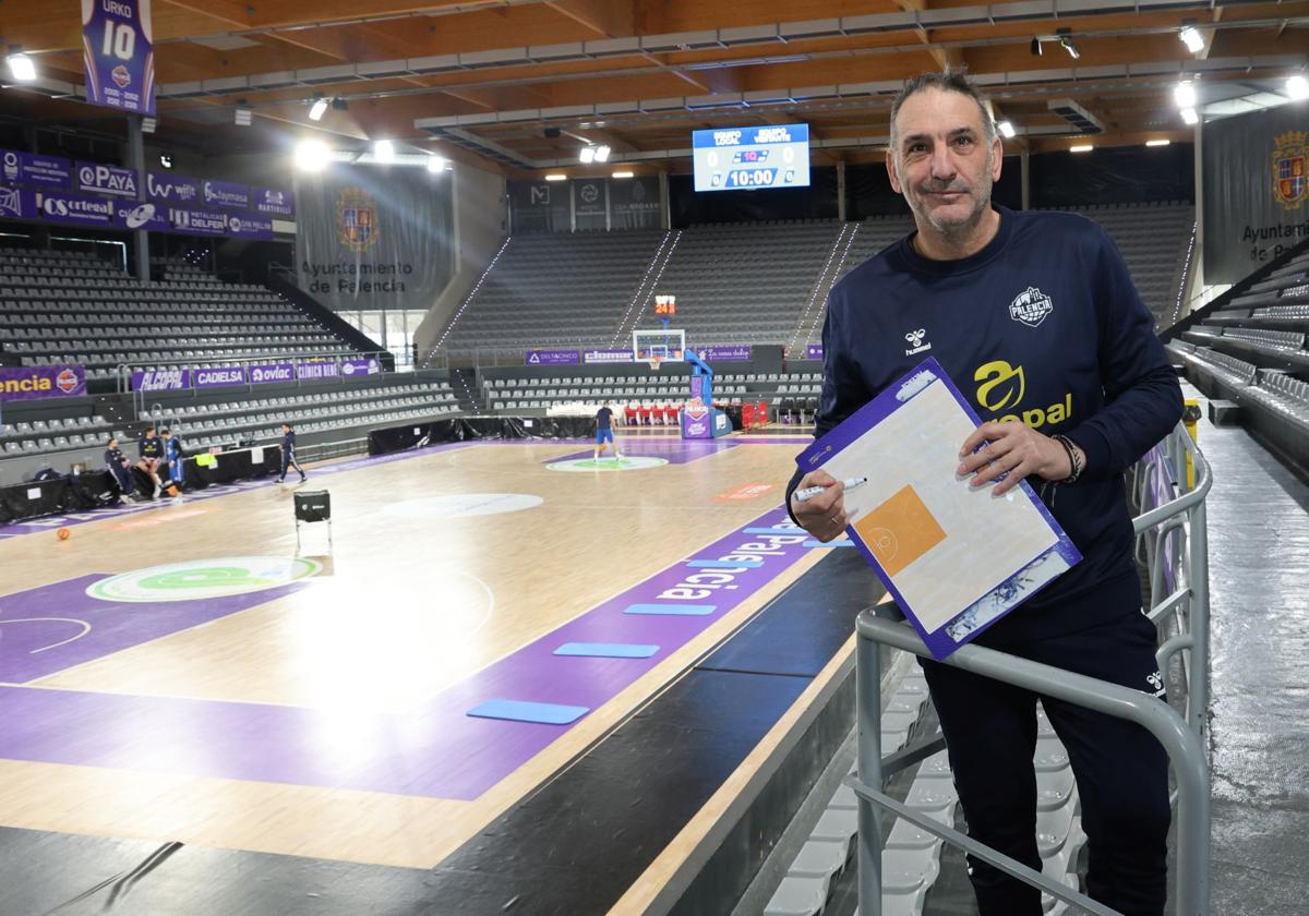 Luis Guil, en el Pabellón de Deportes de Palencia.