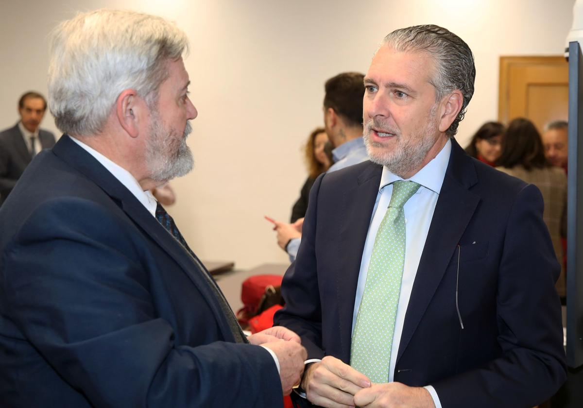 Alejandro González-Salamanca y Andrés Ortega, antes de la reunión del Plan Territorial de Fomento.